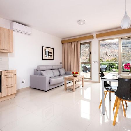 Apartamentos Las Palmeras Puerto De Mogan Luaran gambar